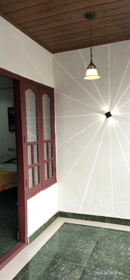Floral Homestay Thekkady Ngoại thất bức ảnh